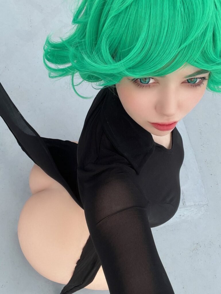 Alina Becker Sexy Tatsumaki Cosplay